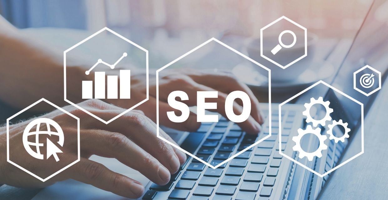 SEOやアクセス解析をイメージしたWebマーケティングの画像